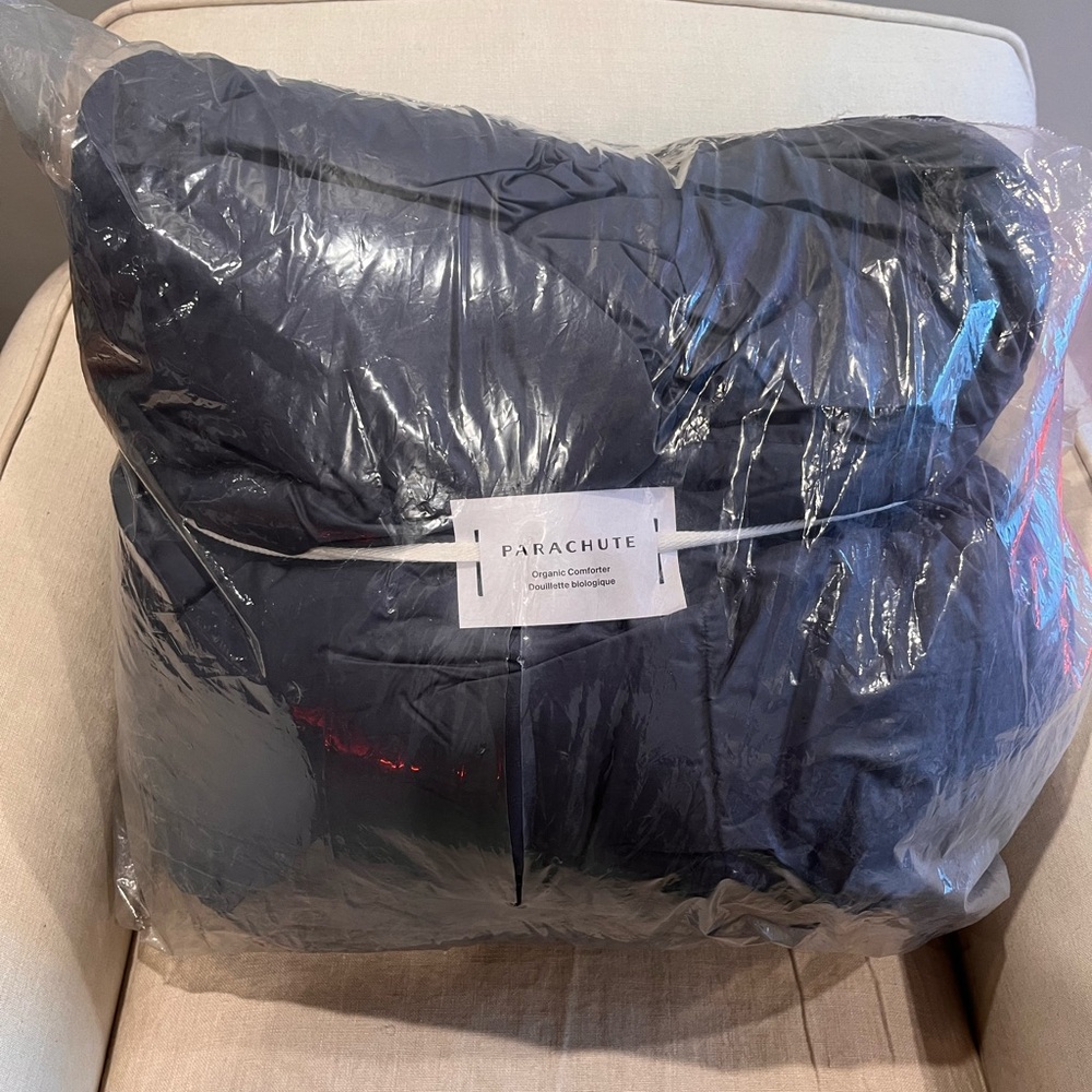 Parachute Navy Comforter